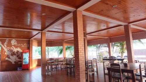 หาดทรายขาวรีสอร์ท หาดทรายขาวรีสอร์ท