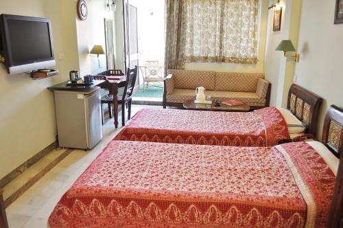 1 double bed, 1 sofa bed
