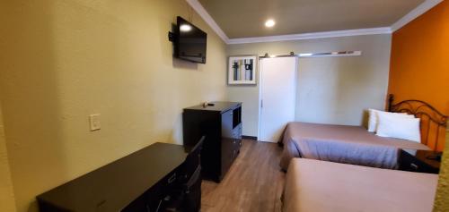 2 double beds