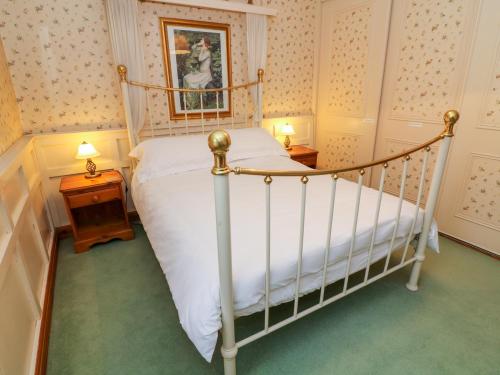 Old Codgers Cottage - image 3
