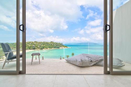 BEACHSIDE VILLA - B11 - at BAYSIDE LUXURY VILLAS Samrong Bay, Amazing SEA VIEWS, only 200m walk to t ( BEACHSIDE VILLA - B11 - at BAYSIDE LUXURY VILLAS Samrong Bay, Amazing SEA VIEWS, only 200m walk to t )