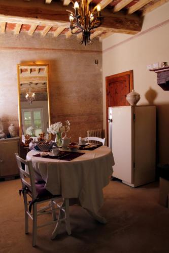 Restaurant, Casa Soleluna B&B in Cegliolo