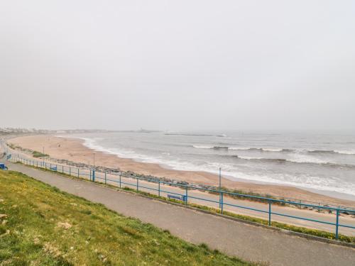 Beach Cove View - image 2
