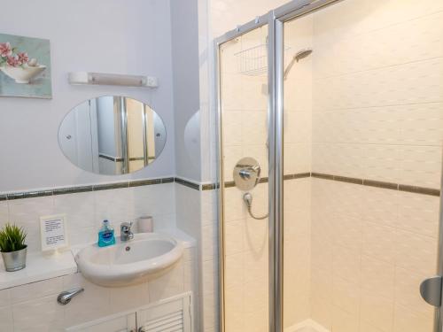 12 Keathbank Court - image 7