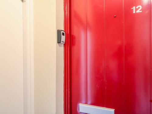 12 Keathbank Court - image 6