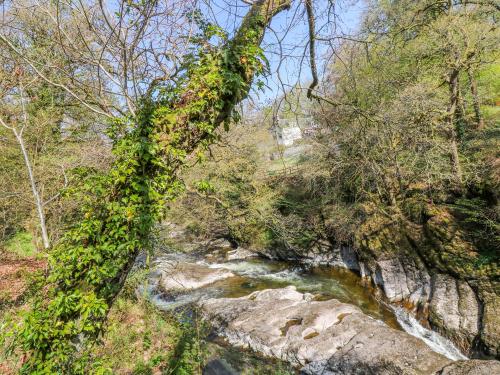 12 Keathbank Court - image 13
