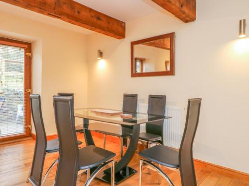 Moscow Mews in Thornton