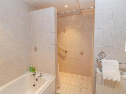 Rose Cottage - image 11
