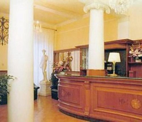 Hotel California - main image