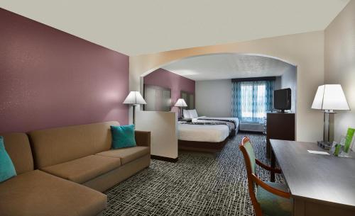 La Quinta Inn by Wyndham North Myrtle Beach - image 2