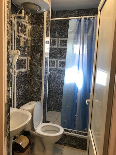 Guest House Larisa - image 6
