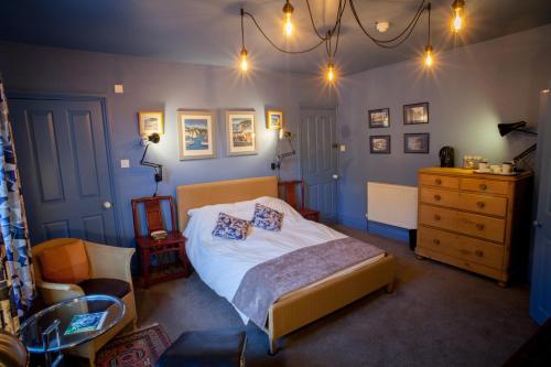 Hill View House - image 3