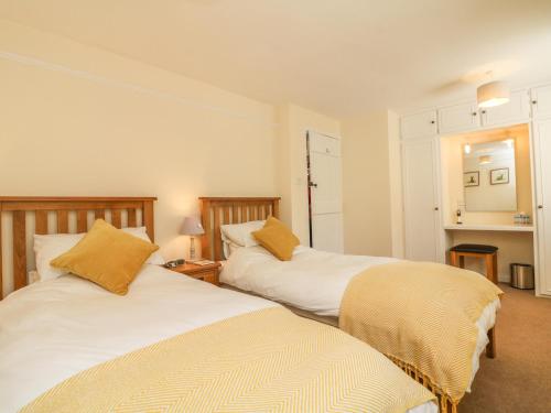 Upper Barn Cottage - image 8