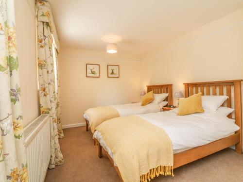 Upper Barn Cottage - image 12