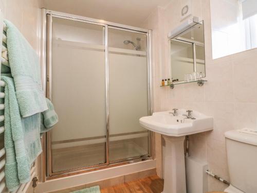 Upper Barn Cottage - image 4