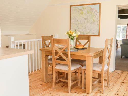 Upper Barn Cottage - image 14