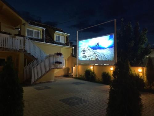 Golden House Apartments in Alvadžinica