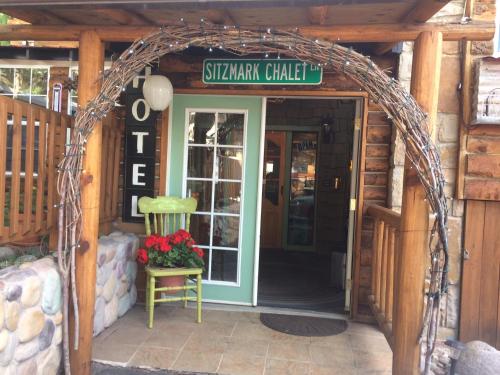 Sitzmark Chalet Inn - 출입구