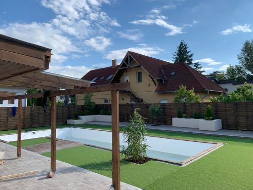 Πισίνα, Silver Lounge Siófok (Silver Lounge Siofok) in Σίοφοκ