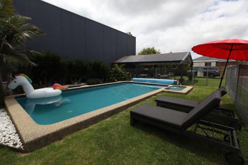 Swimming pool, Mornington Motel in Mornington Peninsula