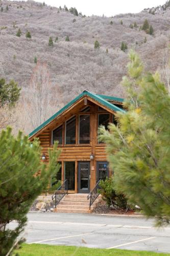 Alaskan Inn and Spa - Accommodation - Ogden