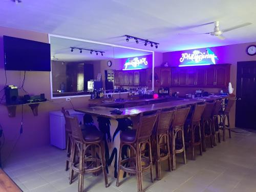 Monty's Riverside View Resort – San Antonio, Zambales, VA