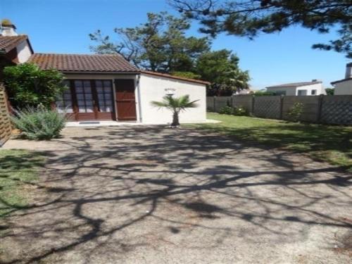 House Agreable maisonnette/studio avec jardin, pour quatre personnes maximum a la faute sur mer, sud