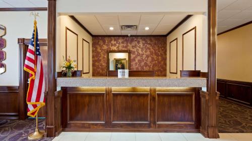 Best Western Eureka Inn - image 11
