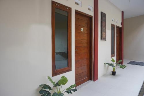 OYO 895 Mahameru Residence
