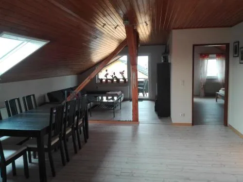 Große Ferienwohnung mit Balkon zwischen Odenwald, Taubertal und Bauland in Berolzheim, Deutschland