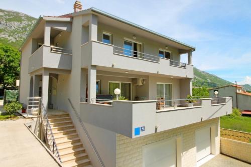 Apartment Villa Antony - image 2