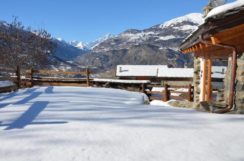 Apkārtne, Holiday house with garden and enchanting view in Villeneuve