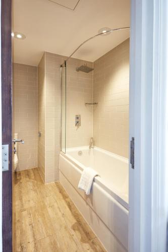 Toll House Inn - image 12