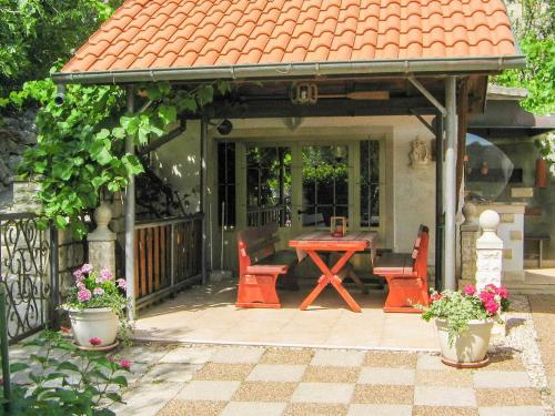  Apartment Zvone in Supetarska Draga