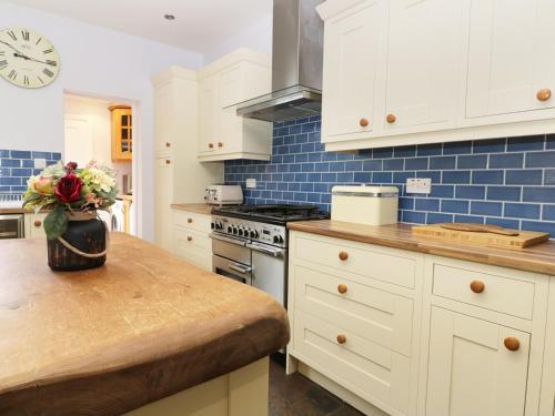 8 Wilton Road - image 6