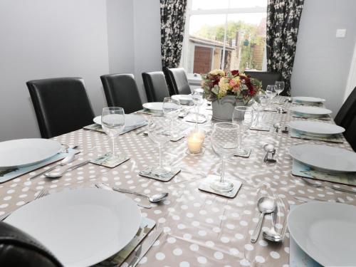 8 Wilton Road - main image