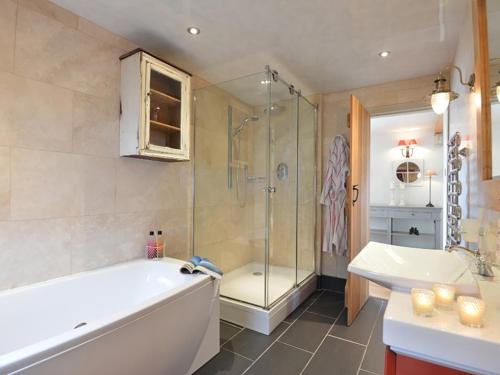 Ty'n Cae in Red Wharf Bay