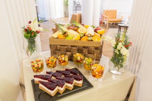 Public House Hotel - image 11