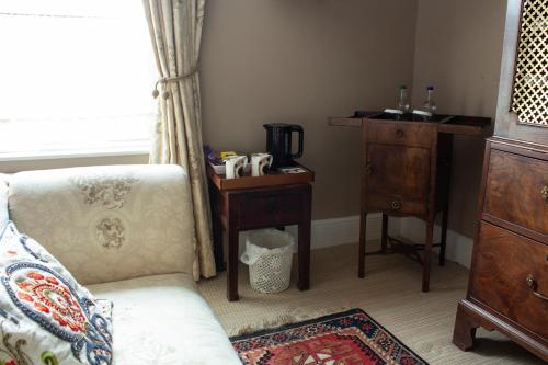 Double Room image 10
