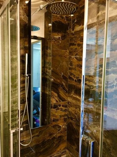 Squared Head-Apartment with Terrace in Nice