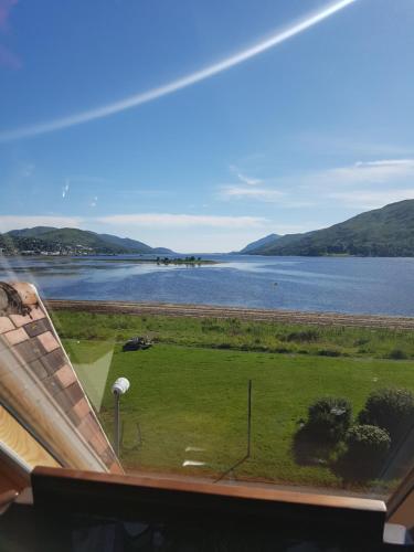 Fort William loft on shore front with amazing views