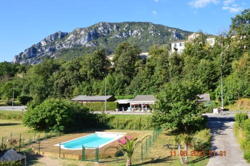 Hage, La Riviere Lune in Belvianes Et Cavirac