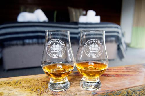 المرافق, Lock Chambers, Caledonian Canal Centre in Fort Augustus Town Center