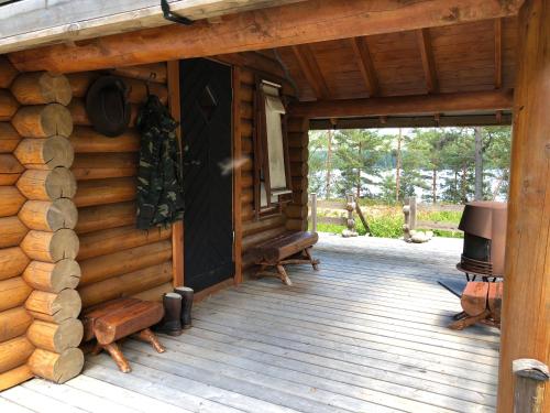 Lakeside Cabin