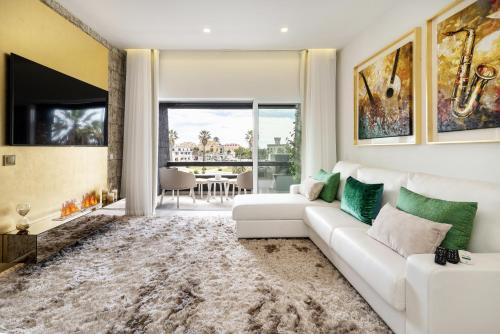  Ocean View Luxury Suite & Terrace Estoril, Cascias in Estoril