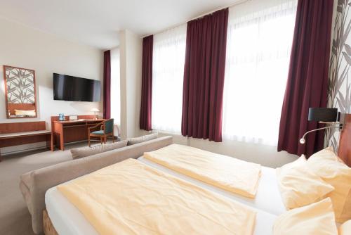 Hotel Schwarzer Adler Jever - image 5