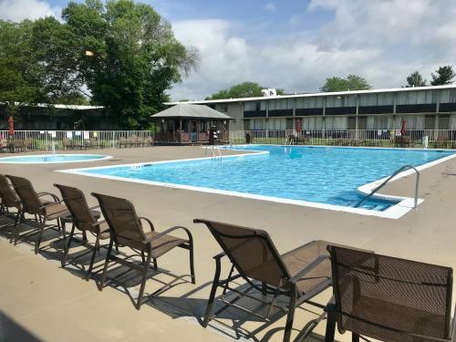 SureStay Plus Hotel by Best Western Lehigh Valley. - image 8
