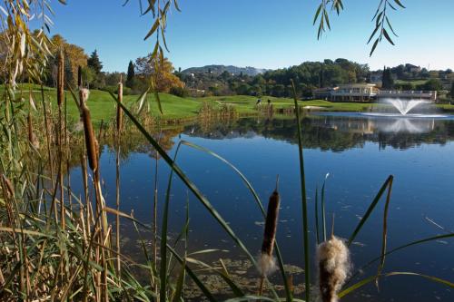 Studio meublé face au golf