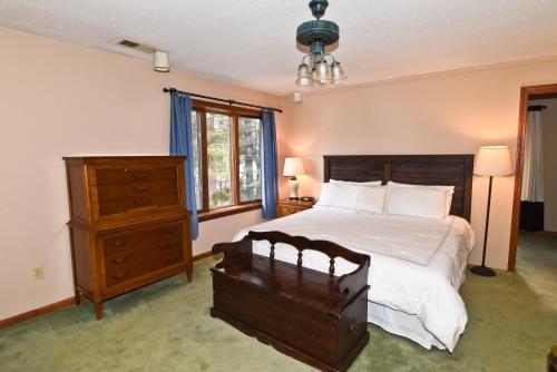 Timber Inn Motel - image 7