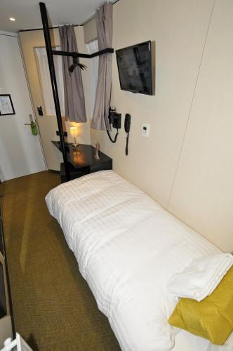 Single Room image 5
